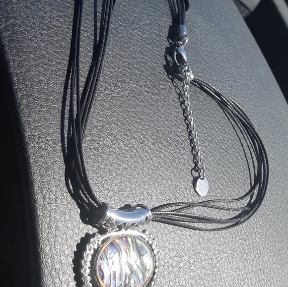 SHELL and Stainless Steel Necklace - Picture 2 of 4